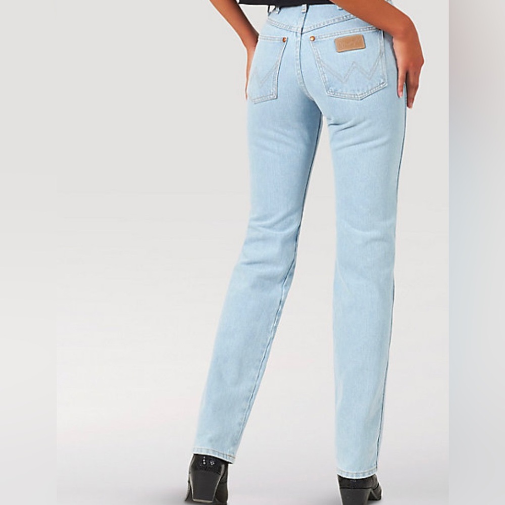 WOMENS WRANGLER COWBOY CUT SLIM FIT JEAN (LIGHTWASH/BLEACH COLOR) size 5 x 34